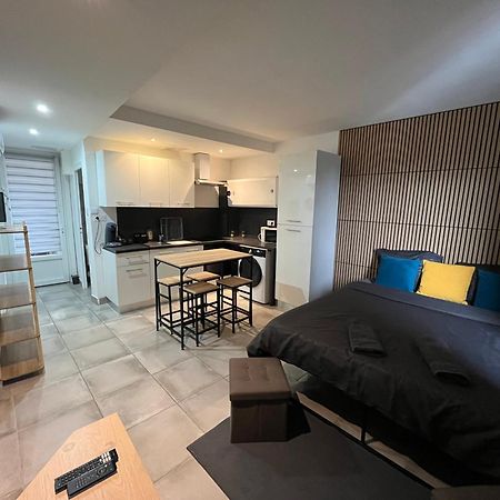 Studio Confortable Avec Balcon Вильнёв-сюр-Ло Экстерьер фото