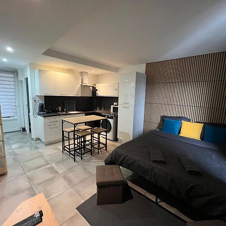 Studio Confortable Avec Balcon Вильнёв-сюр-Ло Экстерьер фото