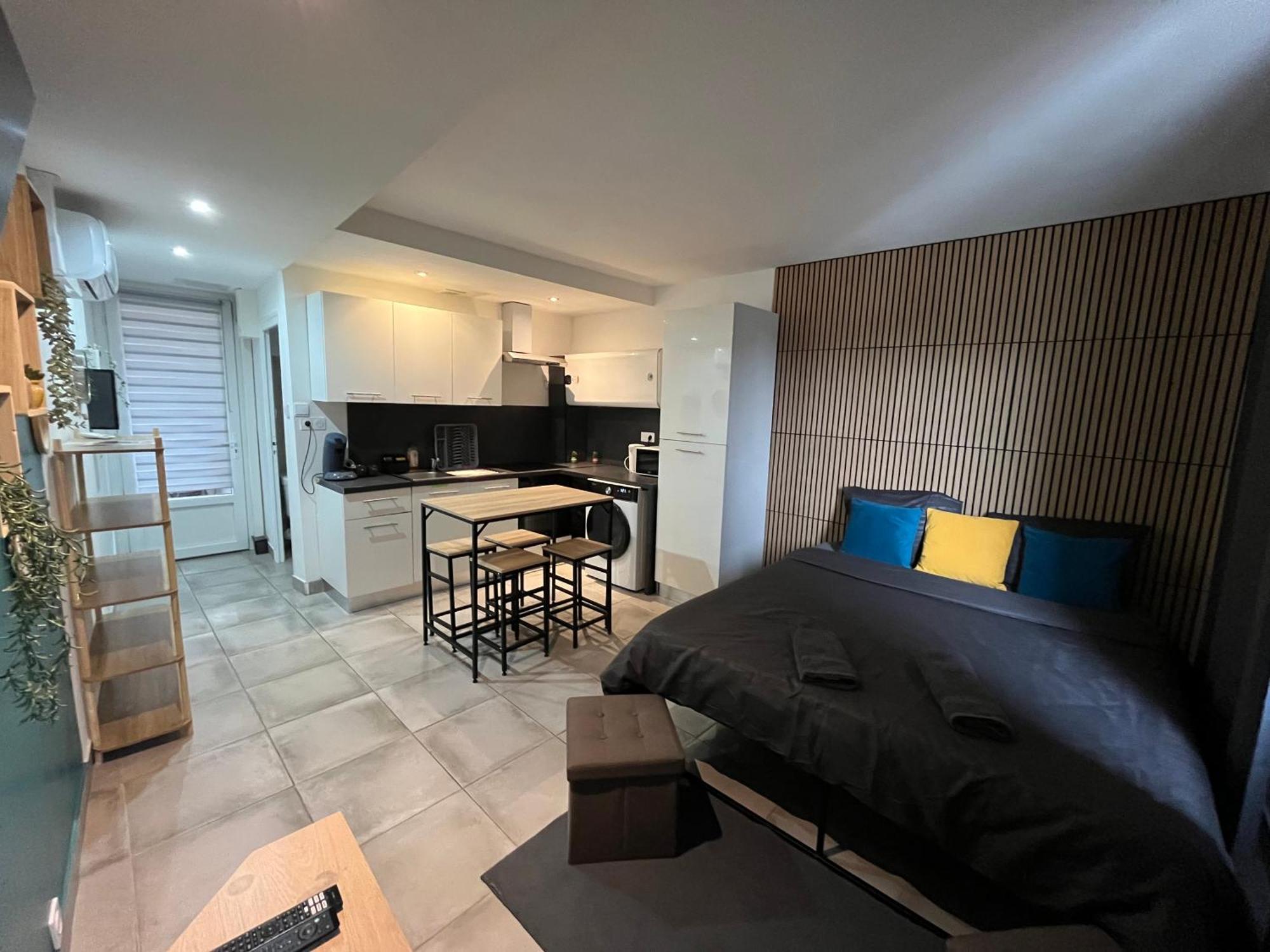 Studio Confortable Avec Balcon Вильнёв-сюр-Ло Экстерьер фото